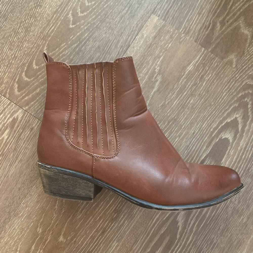Bamboo Faux Leather Brown Zip Up Boots Size 9